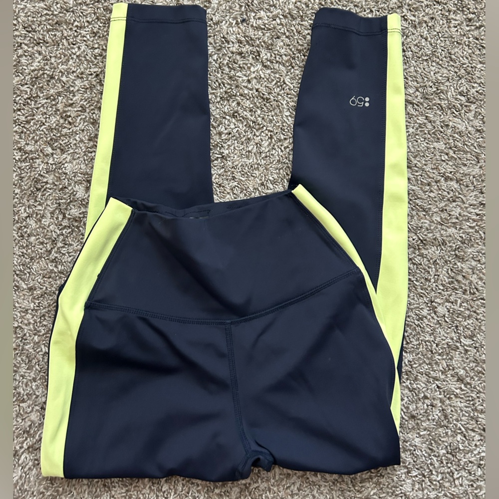 Navy splits 49 cropped leggings size xs